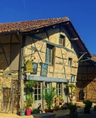 La Maison Penchée à Romenay en Bresse bourguignonne