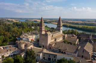 Abbaye de Saint-Philibert et vue sur la Saône à Tournus